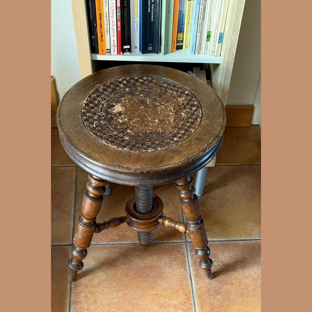 Sgabello antico da pianoforte regolabile fine Ottocento - immagine 3