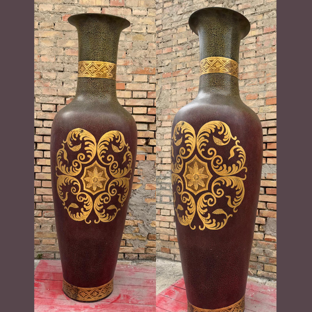 Imponente vaso effetto antico con rivestimento scenografico - immagine 4